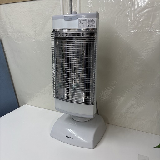 I759 🌈 DAIKIN 遠赤外線暖房機 CERAMHEAT ⭐動作確認済 ⭐クリーニング済 (買取市場 柴田店) 名古屋の季節、空調家電《遠赤外線 ヒーター》の中古あげます・譲ります｜ジモティーで不用品の処分