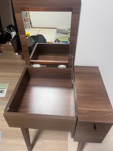 ドレッサー北欧 (伊藤 ひかり) 西京極のオフィス用家具《机》の中古あげます・譲ります｜ジモティーで不用品の処分