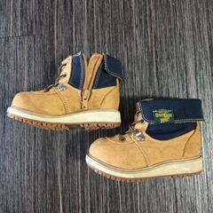 14.0 oshkosh ベビーブーツの画像