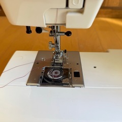⭐︎半額SALE⭐︎ジャノメミシン【JANOME Plaire 18】  プレール18 ミシン糸セットの画像