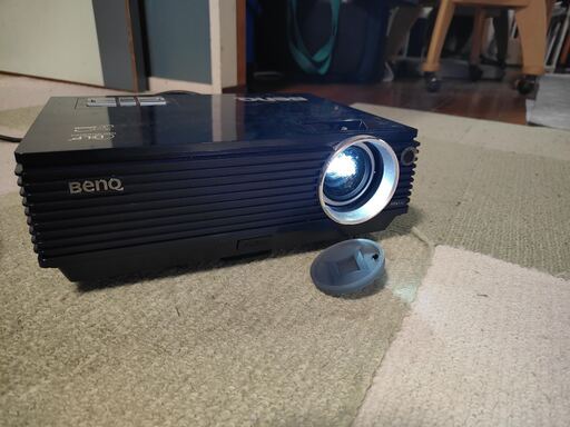 BENq　プロジェクターとスクリーンのセット