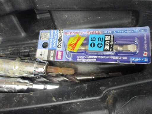 マキタ makita MTD001D インパクトドライバ 中古品 バッテリ14.4V二個/充電器 【ハンズクラフト宜野湾店】
