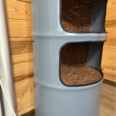 テーブルにもなるオシャレ収納ドラム缶棚