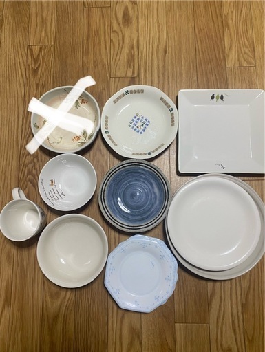 お皿・コップ不揃い13枚 (kyo.a) 芦屋の食器の中古あげます・譲ります｜ジモティーで不用品の処分
