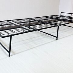 スチールベッドフレーム シングルサイズの画像