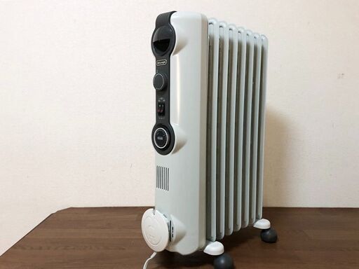 De'Longhi ゼロ風暖房 オイルヒーターHJ0812 デロンギ 8～10畳用電気ヒーター 24時間タイマー 安全プラグ 表面温度約80℃  (イフ・インテリア) 佐賀の季節、空調家電《オイルヒーター》の中古あげます・譲ります｜ジモティーで不用品の処分