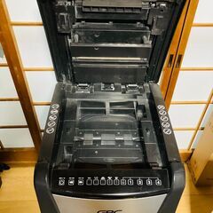 業務用電動シュレッダーの画像