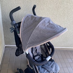 折り畳みB型ベビーカーの画像