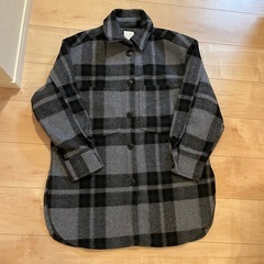 H&M フェルトジャケットの画像