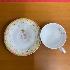 523 HELLO KITTY ティーカップセット  の画像