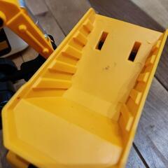 組み立て工事車両の画像