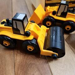 組み立て工事車両の画像