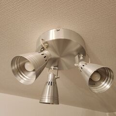 《取引中》LED電球3つ付　インテリアライト　シルバー
