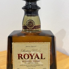 サントリー　ローヤル　　700ml　