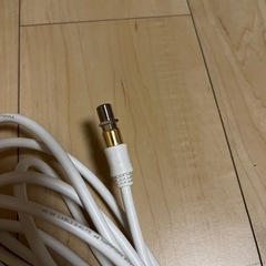 テレビ線　5m アダプタのメス付き　差し上げますの画像
