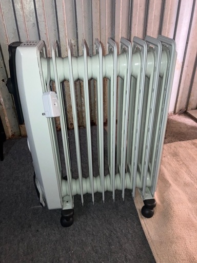 デロンギ　オイルヒーター　RHJ-10F1015-DG