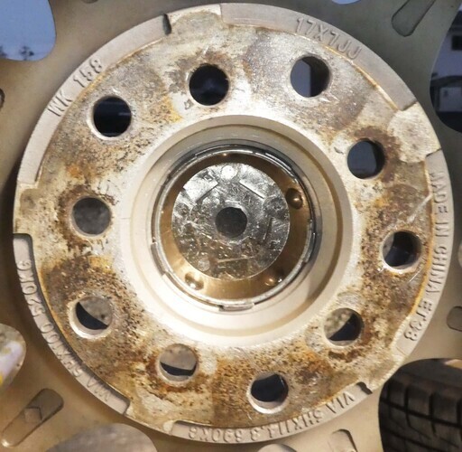 17インチ中古アルミホイールA-TECH SCHNEIDER中古スタッドレス付き225/55R17