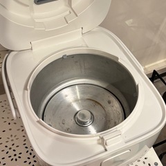 【至急の受け渡し希望⭐️】炊飯器 ホワイト AT-RM32B-WH [3合 /マイコン]の画像