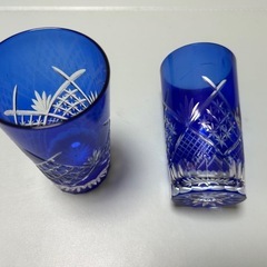 青カットグラス
の画像