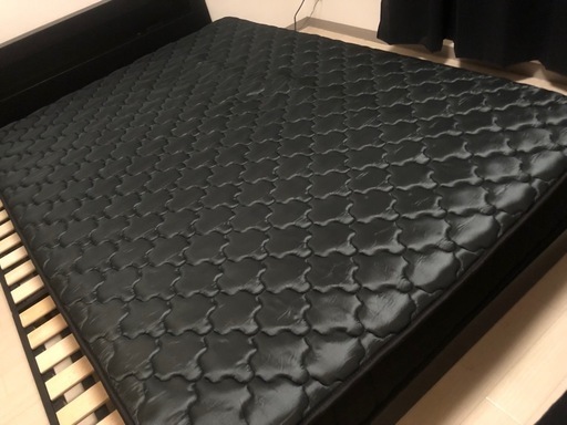 セミダブルベッドマットレスブラック (てつお) 西線６条のベッド《ダブルベッド》の中古あげます・譲ります｜ジモティーで不用品の処分