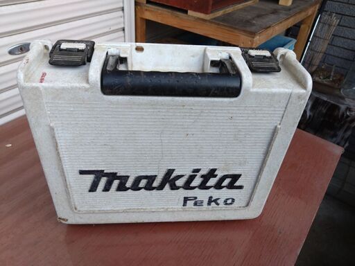 マキタインパクトドライバー用充電器・電池等のセット（本体なし）