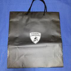 値下げしました【超希少 中古 美品】Lamborghini(ランボルギーニ)のブルゾンと紙袋の画像