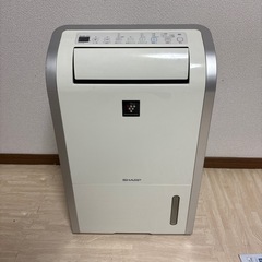 Amazon | シャープ 冷風 衣類乾燥 除湿機 CM-P100-W プラズマクラスター 7000 10L/日 11畳 スタンダード  パーソナル冷風タイプ 可変スイングルーバー キャスター付 | シャープ(SHARP) | 除湿機