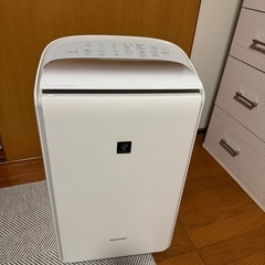 ☆ジモティ割あり☆ SHARP 冷風・衣類除湿乾燥機コンパクトクール CM-R100-W 24年製 動作確認／クリーニング済み TC7315  (リユースのサカイ栃木) 栃木の季節、空調家電《除湿器》の中古あげます・譲ります｜ジモティーで不用品の処分