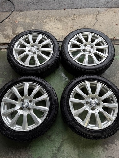 スタッドレスタイヤ　16インチ　４穴