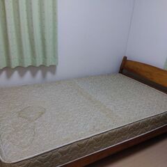 セミダブルベッド