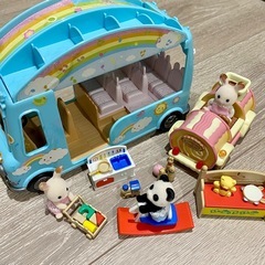 ★シルバニア幼稚園バスとベビー3体全部セットの画像