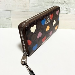 【新品未使用】コーチ　長財布　ハートの画像