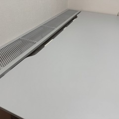 IKEA ウーテスペラレ　ゲーミングデスク　ライトグレーの画像
