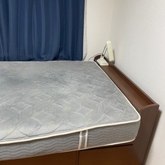 ダブルサイズベッド　3月末でお取引希望