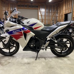 ホンダ CBR250Rの画像