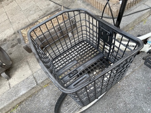 SALE30％』ママチャリ26インチ自動ライトカゴ付き白配達可能