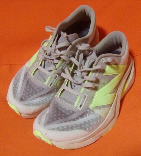 New Balance FuelCell Rebel V4 26㎝
