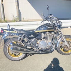 ゼファー1100タンクカバーの画像