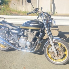 ゼファー1100タンクカバーの画像