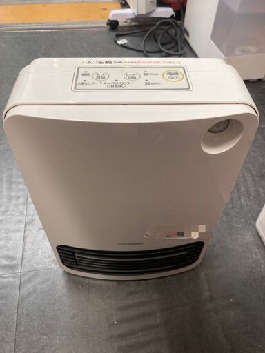 ☆中古￥2,500！IRIS OHYAMA　セラミックファンヒーター　家電　2021年製　JCH-126T-W型　【BB055】