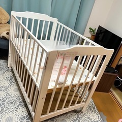ベビーベッドの画像