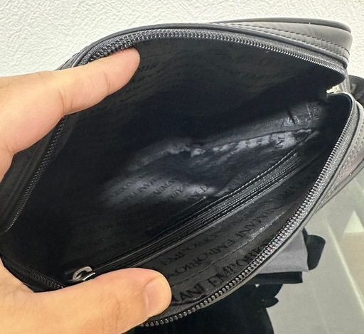 【掲載終了】EMPORIO ARMANI エンポリオアルマーニ Y4M155 クロスボディショルダーバッグ 