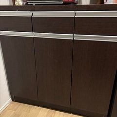 ウォールナットカップボード (hoyakawa) 町田の収納家具《食器棚、キッチン収納》の中古あげます・譲ります｜ジモティーで不用品の処分