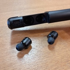 ワイヤレスイヤホン　イヤホン　Bluetooth の画像