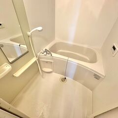 レンガ調の外観！駐車場完備で停めやすいです！ペット飼育相談（猫のみ）１階角部屋のお部屋！北上真桑駅まで徒歩３４分！大手建築メーカー施工！全てのお部屋角部屋になります！敷地内大型駐車場あります！敷金・礼金・仲介手数料ありません！ジモティからのお問い合わせでフリーレント１ヶ月。家賃４５,０００円。管理費３，９００円！全４戸２階建て全部屋角部屋！TVモニターホン・独立洗面台・温水洗浄便座・追い炊き【ブルーム】 - 賃貸（マンション/一戸建て）