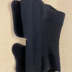 膝サポーターLLサイズ　アルケアの画像