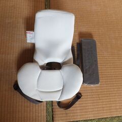 チャイルドシート（コンビ）(さらに下げました)の画像