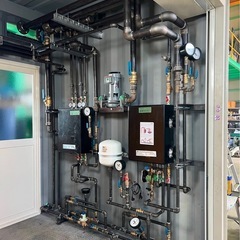 弊社工場内での製作　組み立て、溶接の画像
