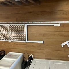 ニトリ　メッシュつっぱり棚