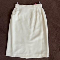 レディーススーツ9号
の画像